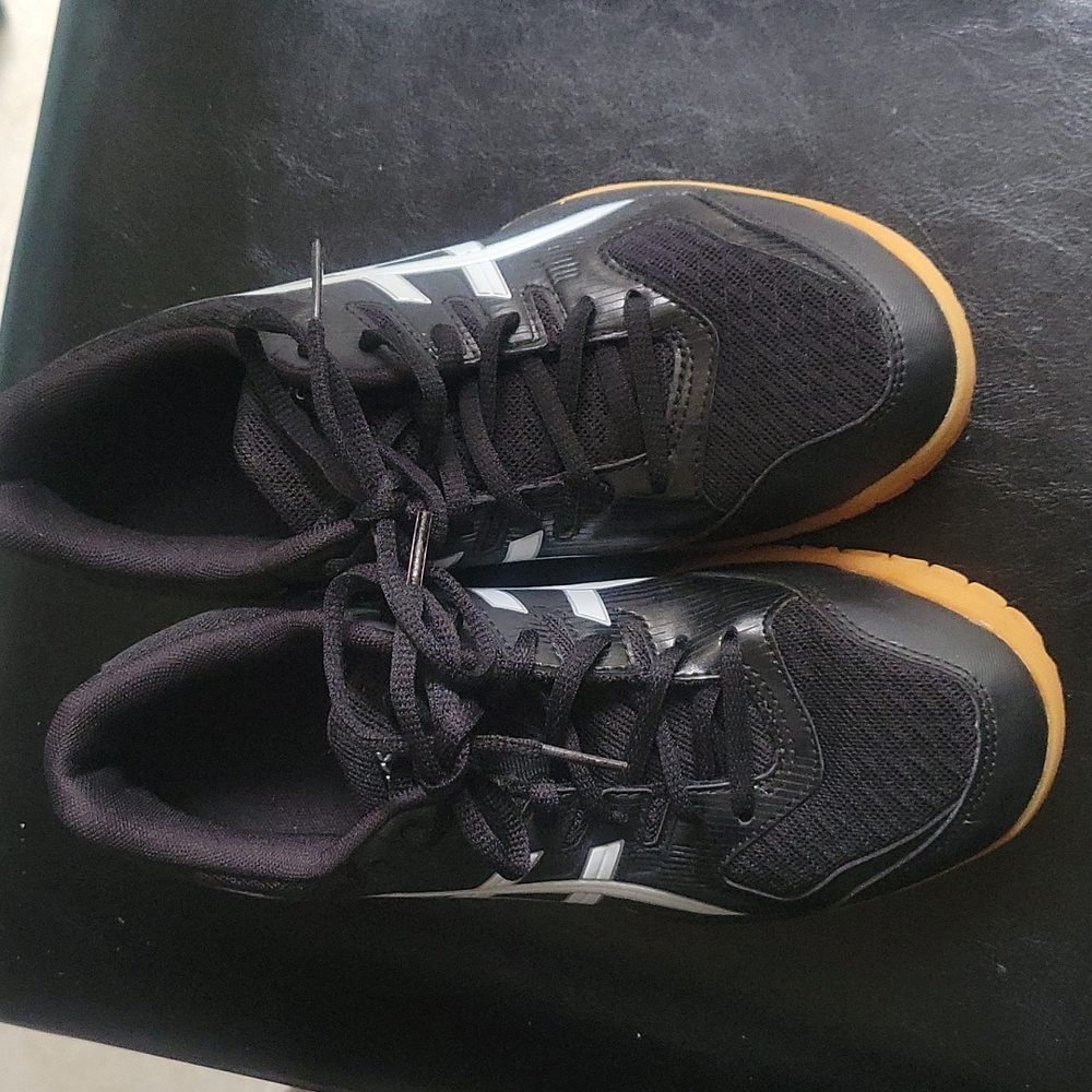 Asics gel rocket tennis shoe (court)